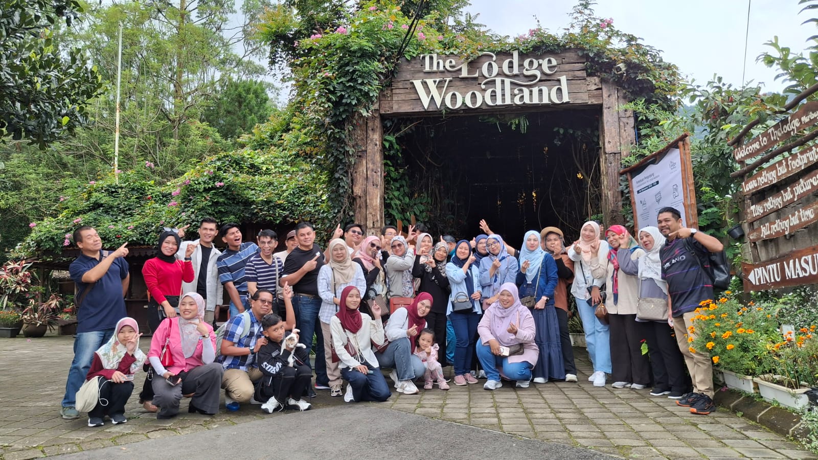 Package 6 Hari 5 Malam